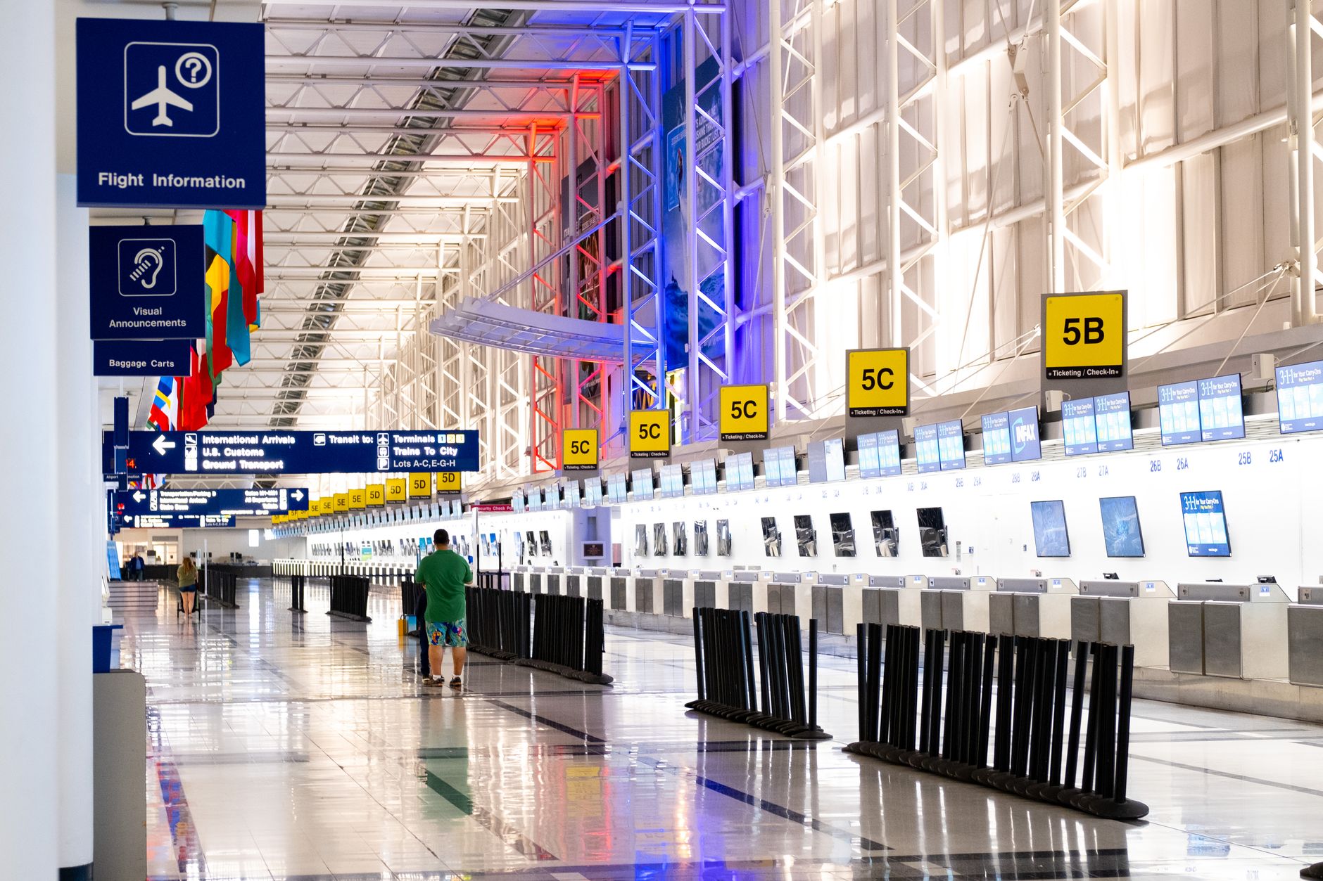 Abflug Köln/Bonn: zwei Terminals, ein Zeitfenster-System, rund um die Uhr