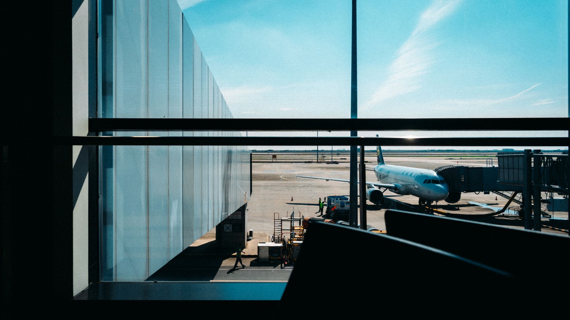 Abflug Flughafen Düsseldorf: eine Halle, drei Flugsteige, drei Kontrollen